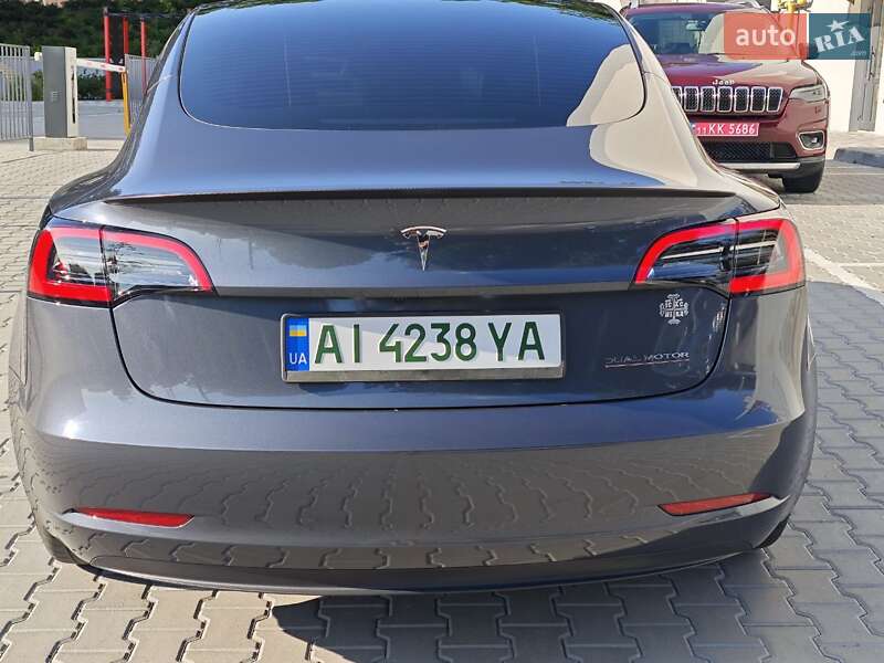 Седан Tesla Model 3 2023 в Фастове
