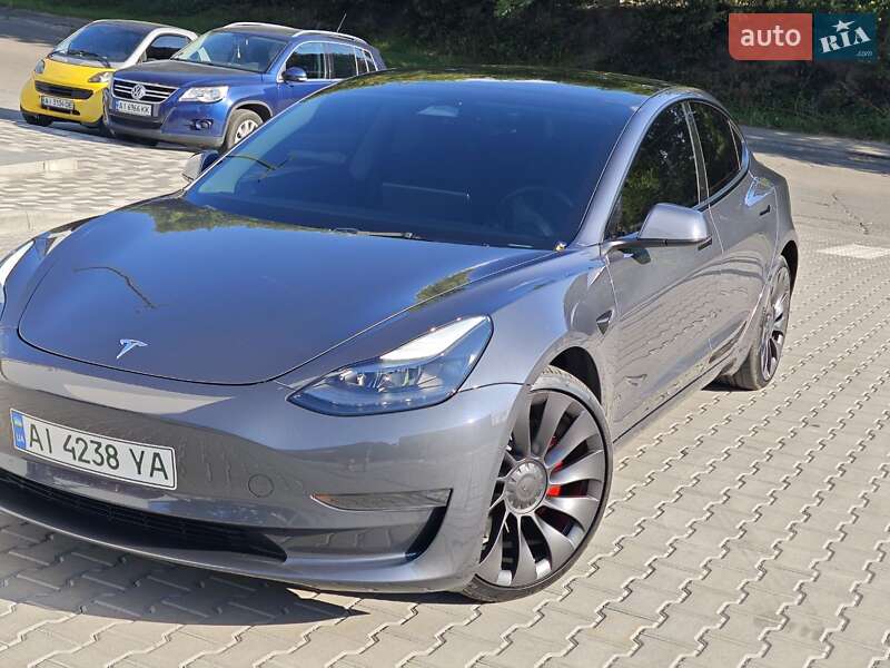 Седан Tesla Model 3 2023 в Фастове
