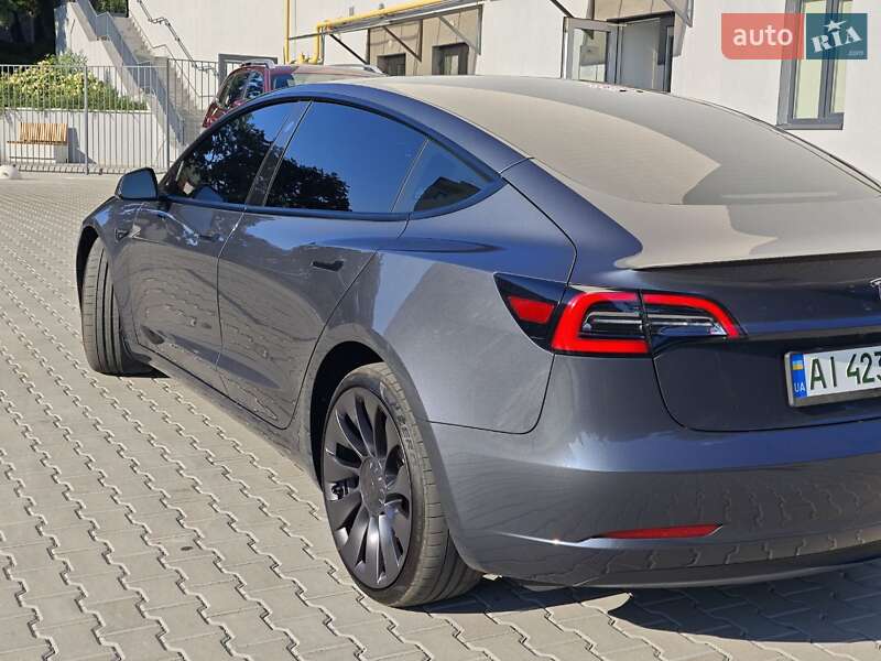 Седан Tesla Model 3 2023 в Фастове