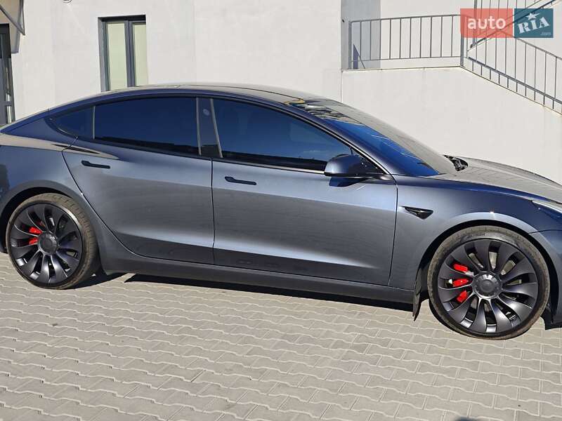 Седан Tesla Model 3 2023 в Фастове