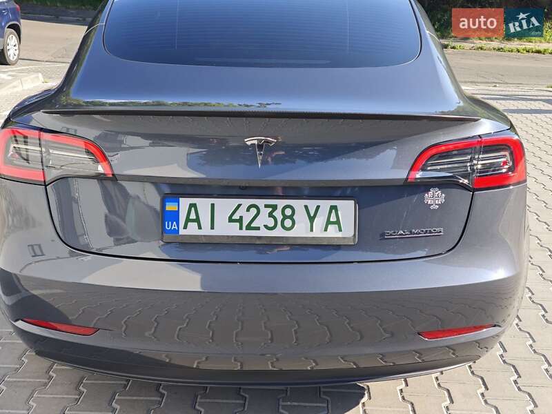 Седан Tesla Model 3 2023 в Фастове