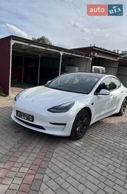 Tesla Model 3  2021