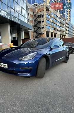 Tesla Model 3  2022