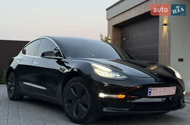 Tesla Model 3  2020
