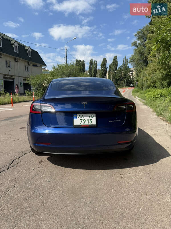 Седан Tesla Model 3 2019 в Києві