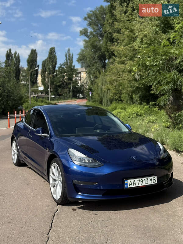 Седан Tesla Model 3 2019 в Києві