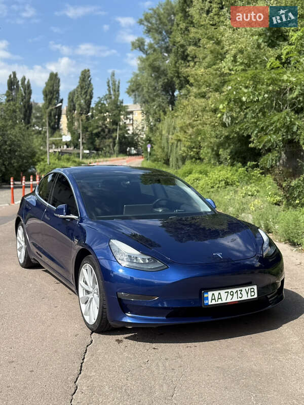 Седан Tesla Model 3 2019 в Києві