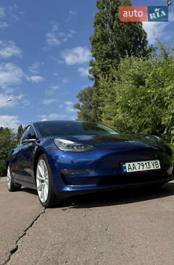 Седан Tesla Model 3 2019 в Києві
