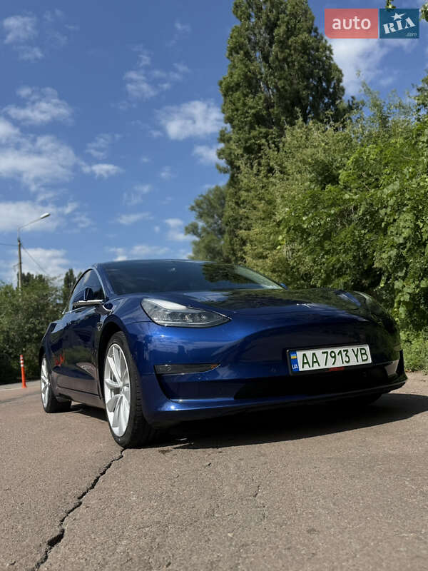 Седан Tesla Model 3 2019 в Києві