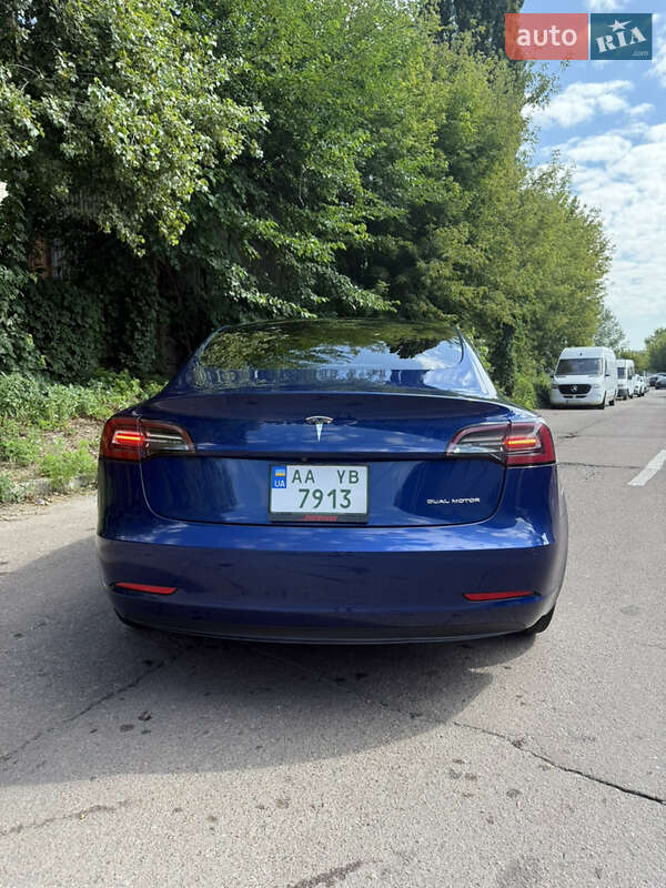 Седан Tesla Model 3 2019 в Києві