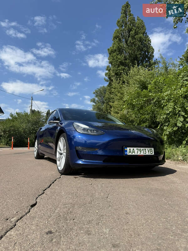Седан Tesla Model 3 2019 в Києві