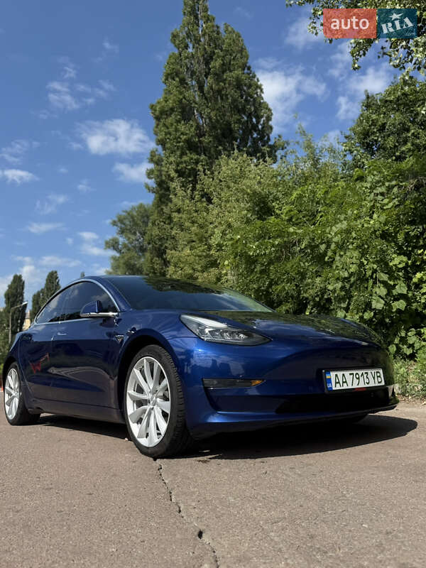 Седан Tesla Model 3 2019 в Києві