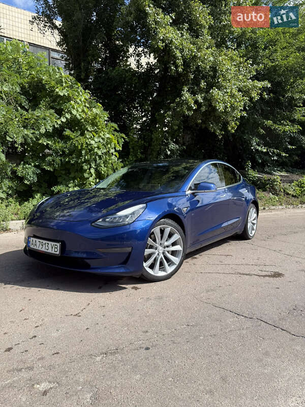 Седан Tesla Model 3 2019 в Києві