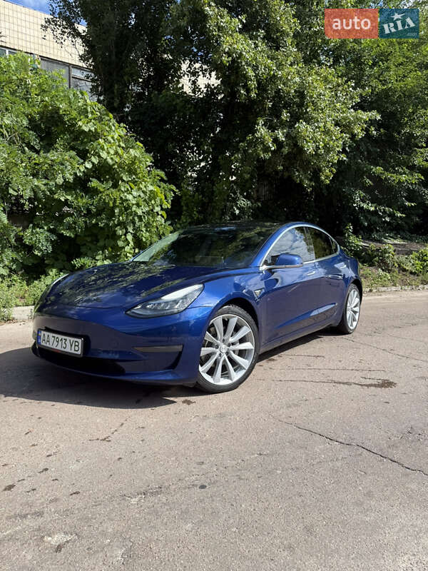 Седан Tesla Model 3 2019 в Києві