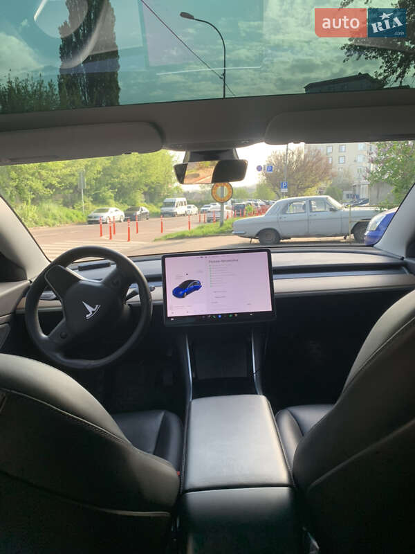 Седан Tesla Model 3 2019 в Києві