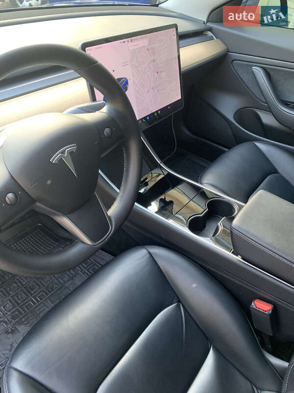 Седан Tesla Model 3 2019 в Києві