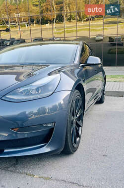 Tesla Model 3  2022