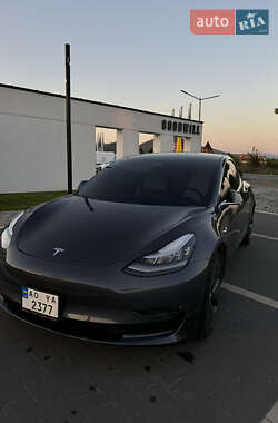 Tesla Model 3  2020