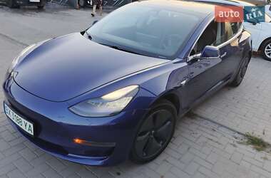 Tesla Model 3  2020