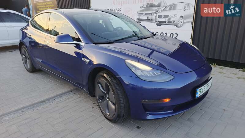 Седан Tesla Model 3 2020 в Шепетівці