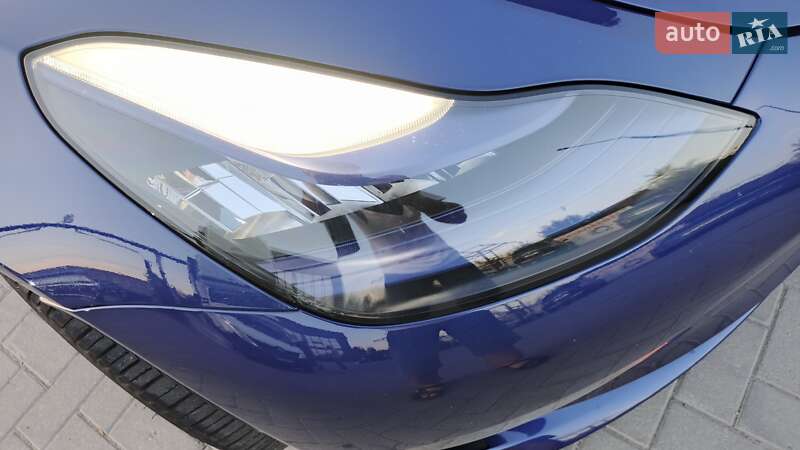 Седан Tesla Model 3 2020 в Шепетівці