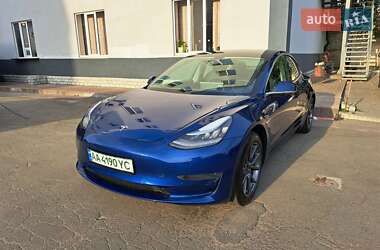 Tesla Model 3  2020
