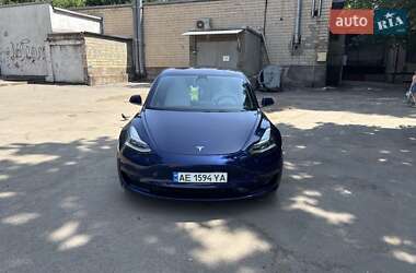 Tesla Model 3  2018