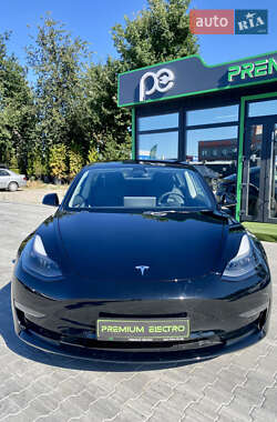 Tesla Model 3  2021