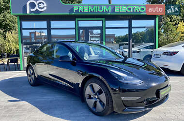 Tesla Model 3  2021