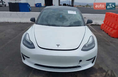 Tesla Model 3  2021