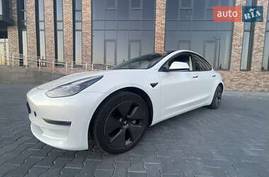 Tesla Model 3  2022