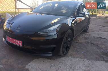 Tesla Model 3  2022