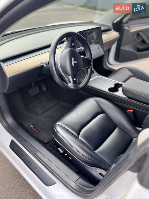 Седан Tesla Model 3 2021 в Полтаве