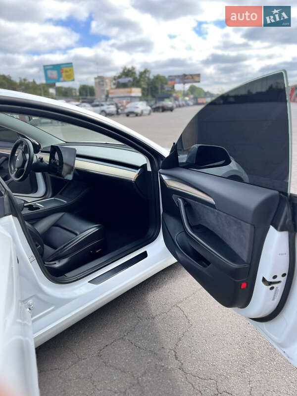 Седан Tesla Model 3 2021 в Полтаве