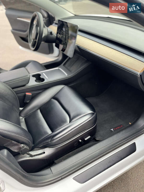 Седан Tesla Model 3 2021 в Полтаве