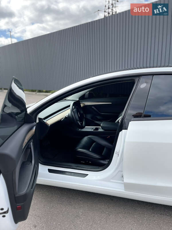 Седан Tesla Model 3 2021 в Полтаве