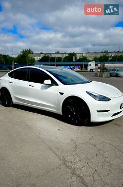 Tesla Model 3  2021