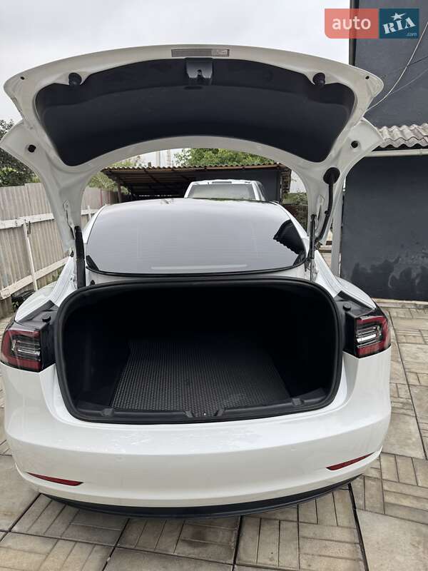 Седан Tesla Model 3 2021 в Харькове