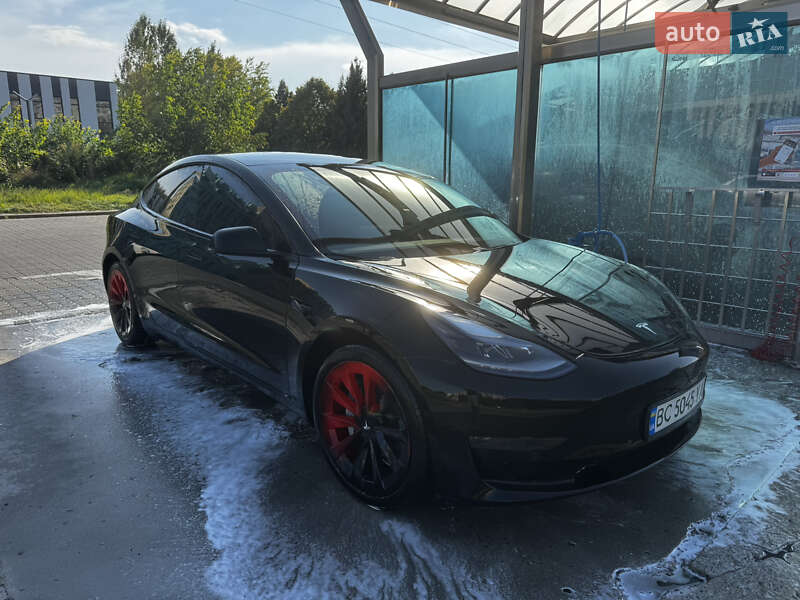 Седан Tesla Model 3 2021 в Львові