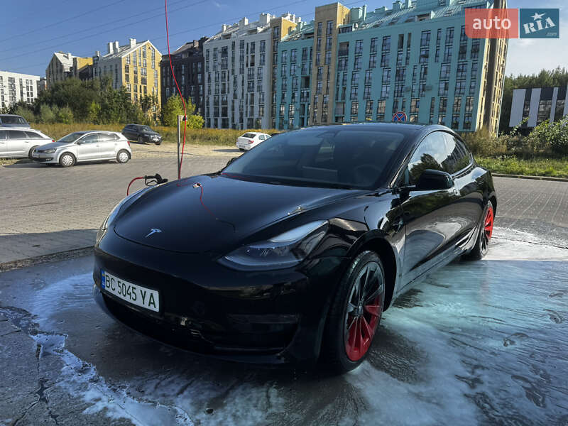 Седан Tesla Model 3 2021 в Львові
