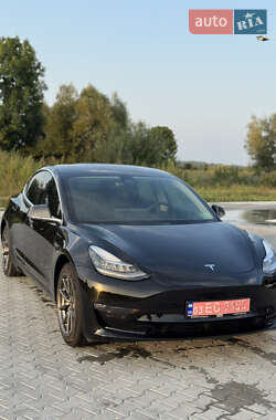 Tesla Model 3  2020