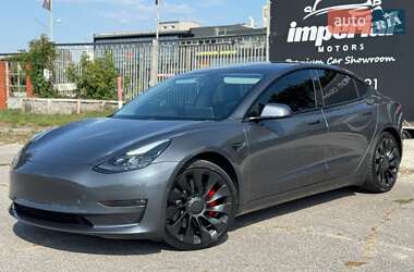 Tesla Model 3  2021