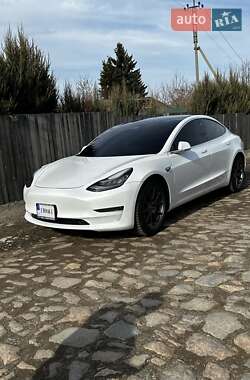 Tesla Model 3 2020