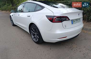 Tesla Model 3  2021