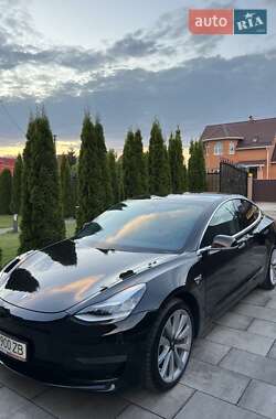 Tesla Model 3  2020