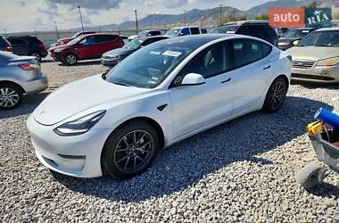 Tesla Model 3  2022