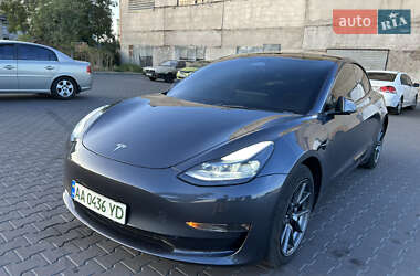 Tesla Model 3  2022