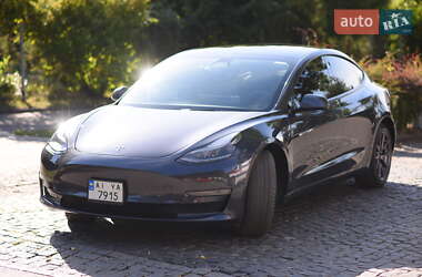 Tesla Model 3  2022