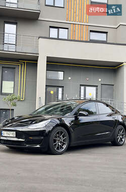 Tesla Model 3  2021