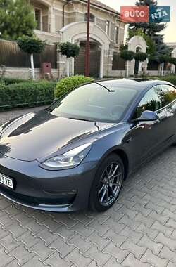 Tesla Model 3  2022